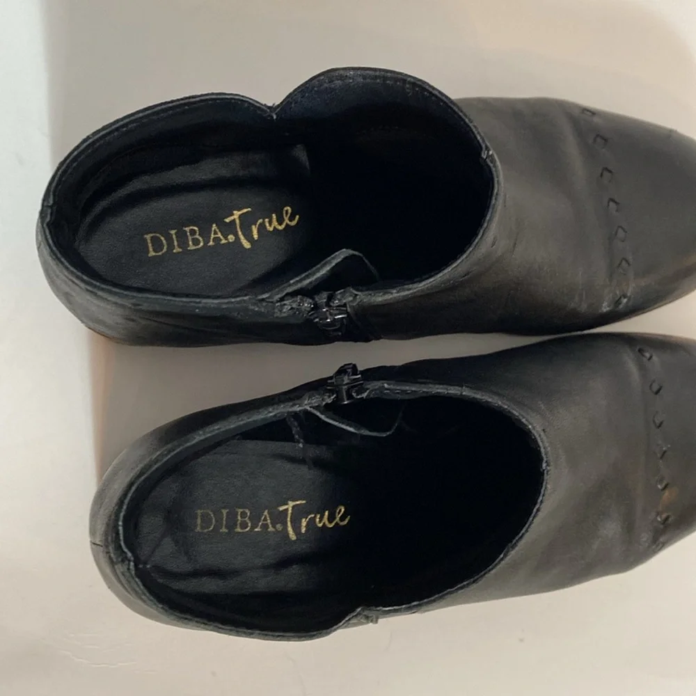 Diva True Black Soft Leather Booties 38/7.5